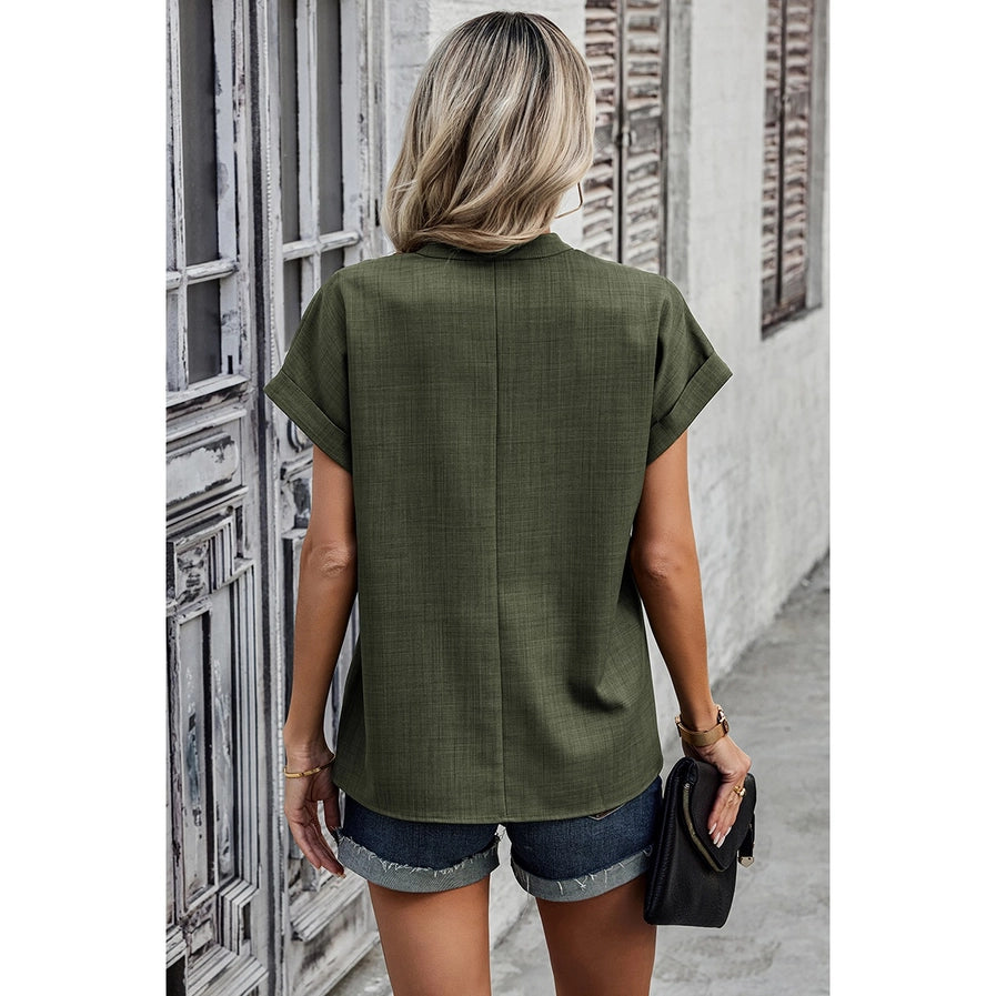 V-NECK LOOSE FIT WIDE SLEEVE IN OLIVE