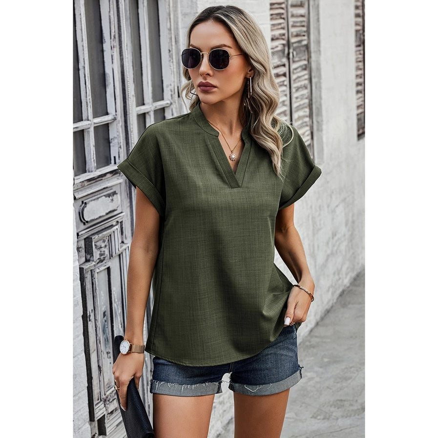 V-NECK LOOSE FIT WIDE SLEEVE IN OLIVE