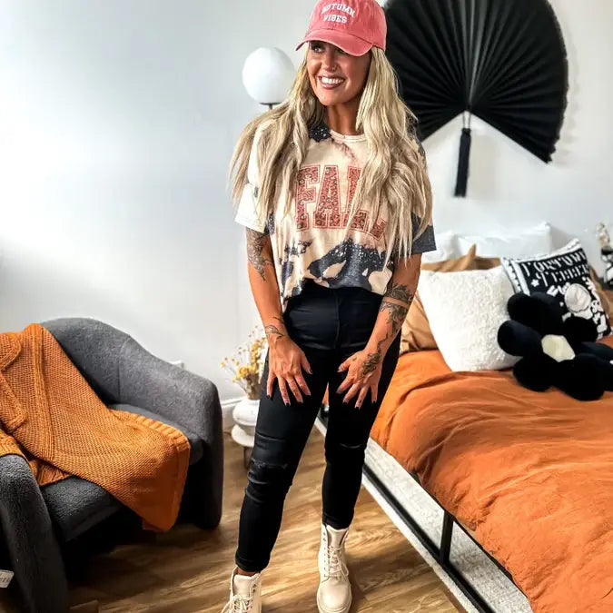 FALL GRAPHIC TEE