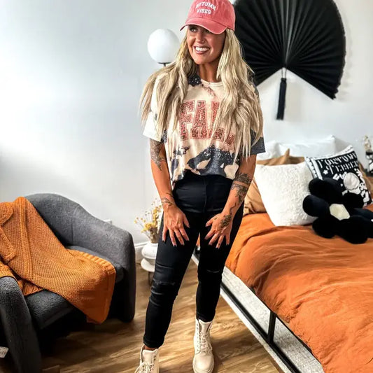 FALL GRAPHIC TEE